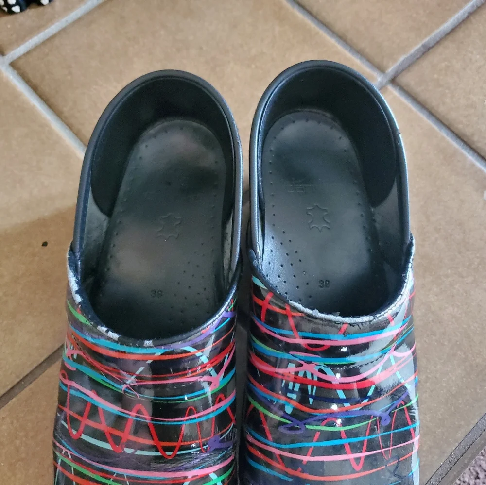 Dansko nursing clogs size 8 - Picture 2 of 5